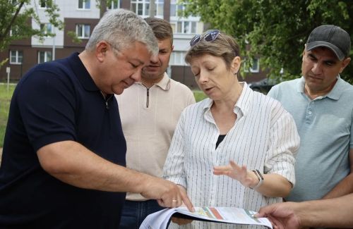 Михаил Афанасьев проверил ход работ по программе «Наш двор» в Зеленодольске