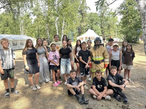От сборки автомата до экипировки спасателя: как проходит «Юнармейское лето» в лагере «Горьковец»