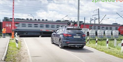 Секундная спешка на переезде в п. Атлашкино может стоить жизни
