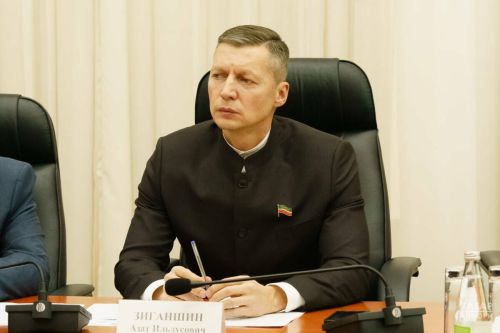 Азат Зиганшин поздравил работников природоохранных ведомств с Днем эколога