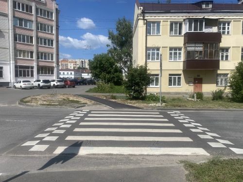 На улице Рогачева проложили новый пешеходный переход