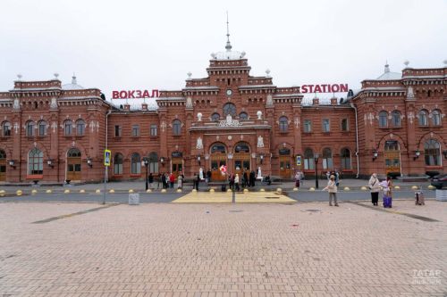 В Казани восемь школьников приступили к работе помощниками дежурных по железнодорожному вокзалу