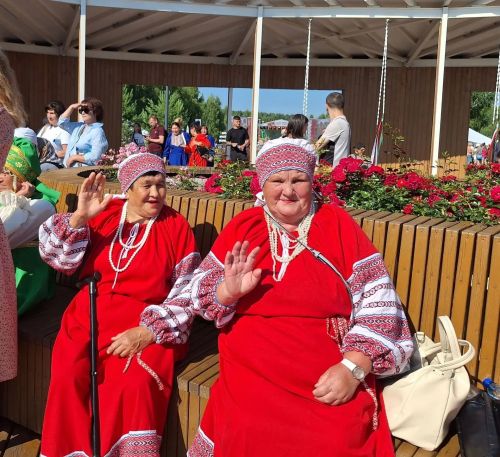 Десятки тысяч людей, народные песни, традиционные забавы: в Зеленодольске проходит праздник Ивана Купала