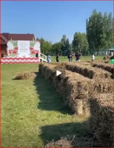 А вы когда-нибудь гуляли в лабиринте из... сена?