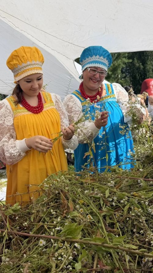 Сегодня в Зеленодольске каждый может сплести венок