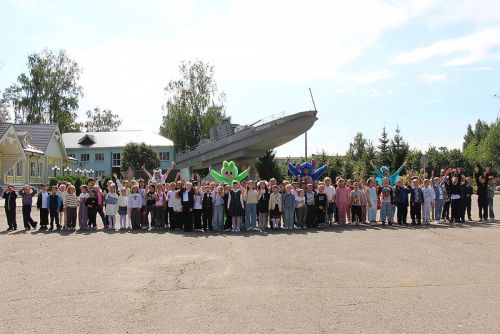 На Зеленодольском заводе имени А.М. Горького провели акцию «Помоги собраться в школу»