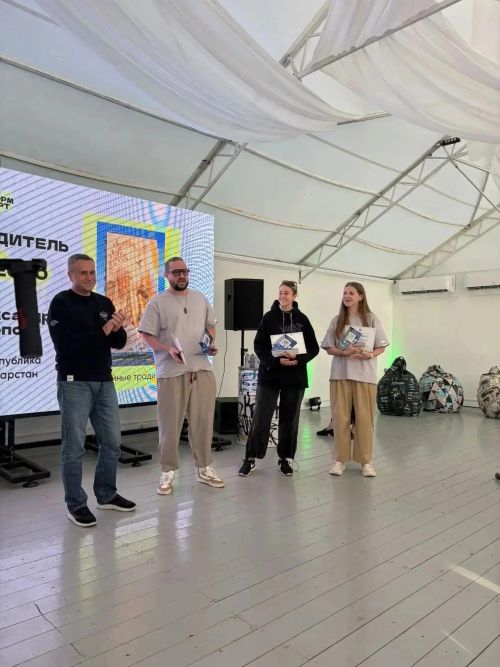 Мурал «Семейные традиции» художника Александра Попова — победитель конкурса ПФО «ФормАрт»