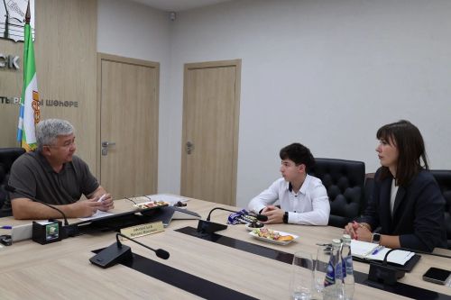 Глава ЗМР Михаил Афанасьев встретился с Радмиром Мусаевым, победителем Первенства Европы