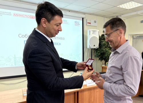 Заместитель министра спорта РТ Ильдар Садриев посетил с рабочим визитом СК «Маяк»