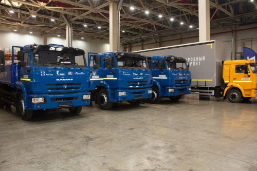 «КАМАЗ» передал Народному фронту партию грузовиков для гуманитарной миссии