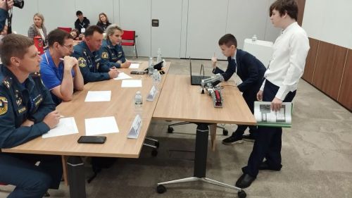Восьмиклассники лицея №1 создали робота для МЧС