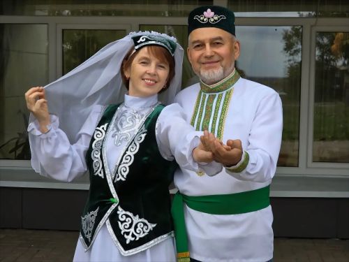 Супруги Сабировы превратили сельский клуб в центр сохранения родной речи