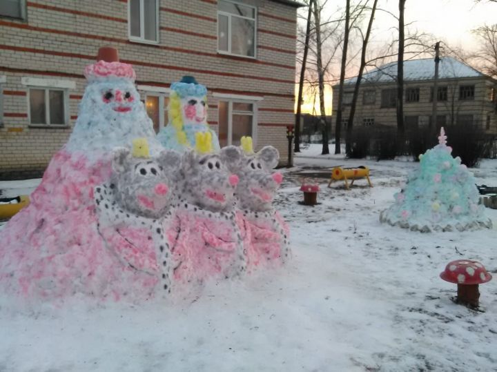 Жители села Большие Ачасыры Зеленодольского района украшают свои придомовые территории в новогоднем стиле