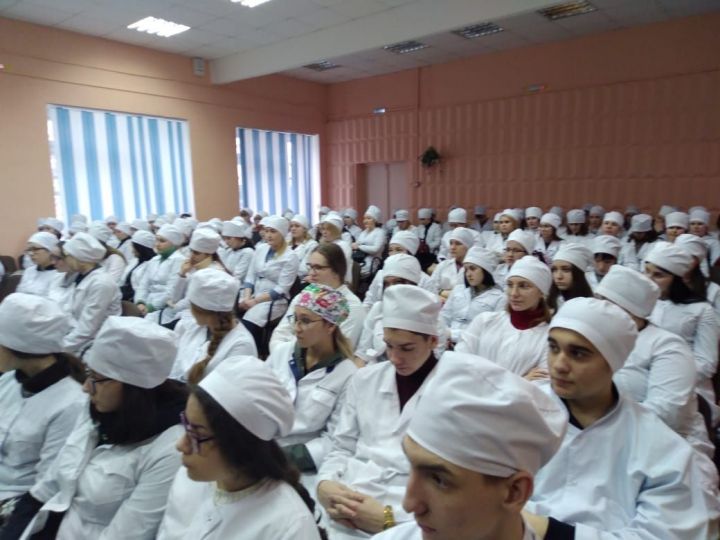 В Зеленодольском медицинском училище сформируют юнармейский отряд