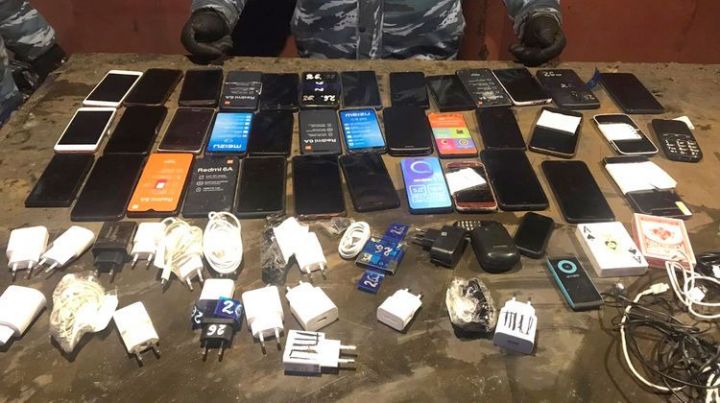 В колонии в Зеленодольском районе нашли 40 смартфонов, спрятанных в газовом баллоне
