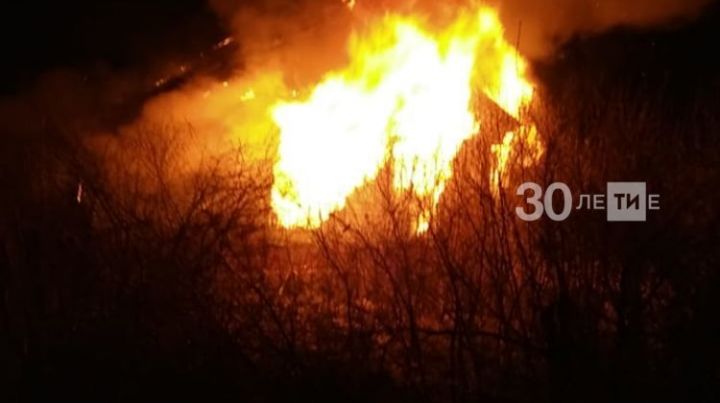 Неосторожность привела к пожару в Нижних Вязовых, в котором погиб пожилой мужчина