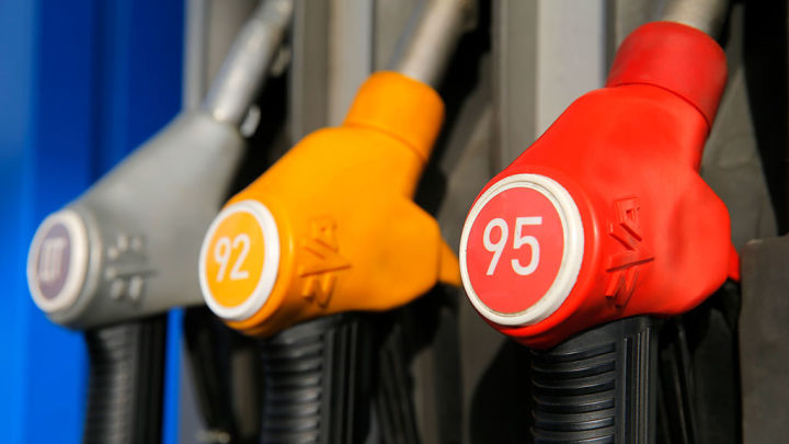 В России цены на бензин  упали