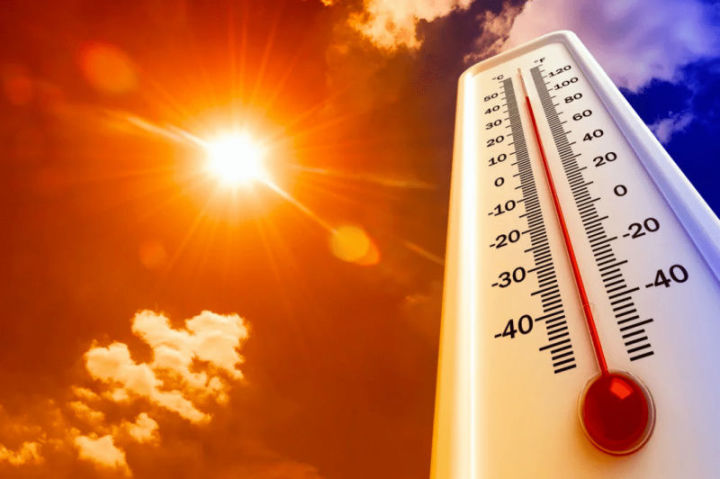 Советы от врача зеленодольского ЦМП: "Как избежать проблем со здоровьем в жару?"