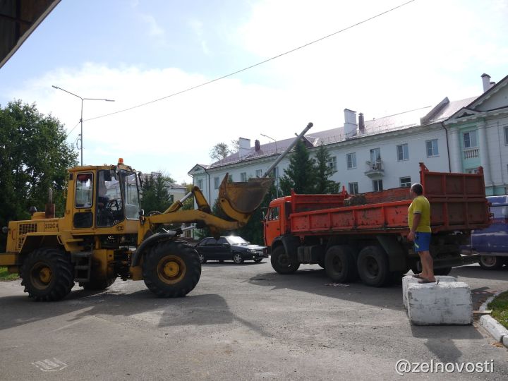 Фото: Продолжается реконструкция стадиона "Авангард"