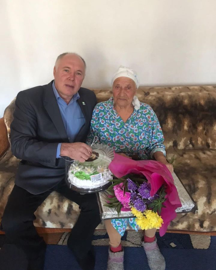 В Айшинском сельском поселении с 95-летним юбилеем поздравили пенсионерку Марию Гавриловну Пименову