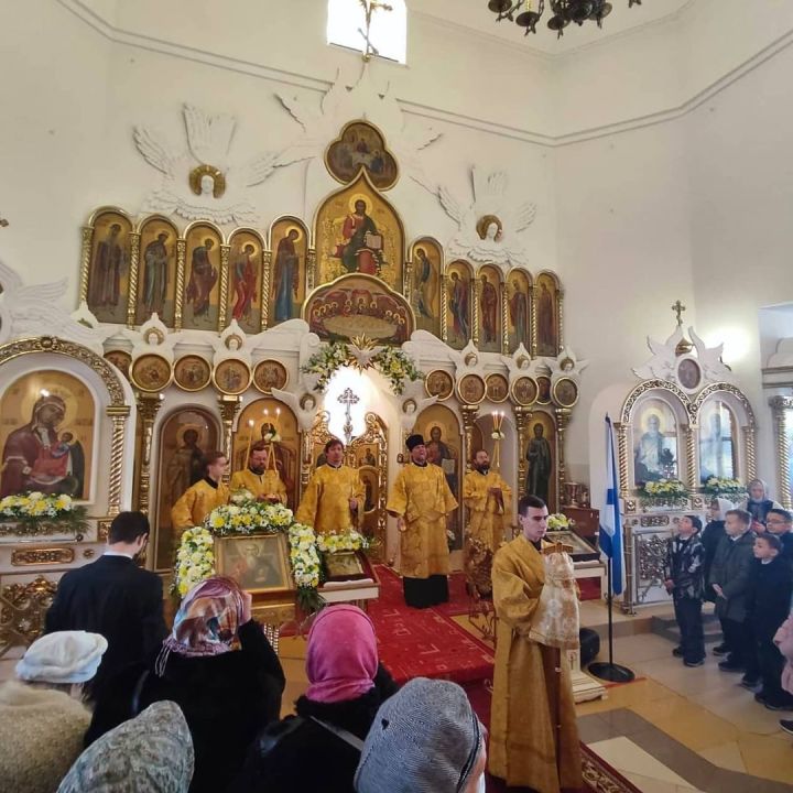 В день празднования памяти апостола Андрея Первозванного, митрополит Кирилл совершил Божественную литургию в храме Зеленодольска