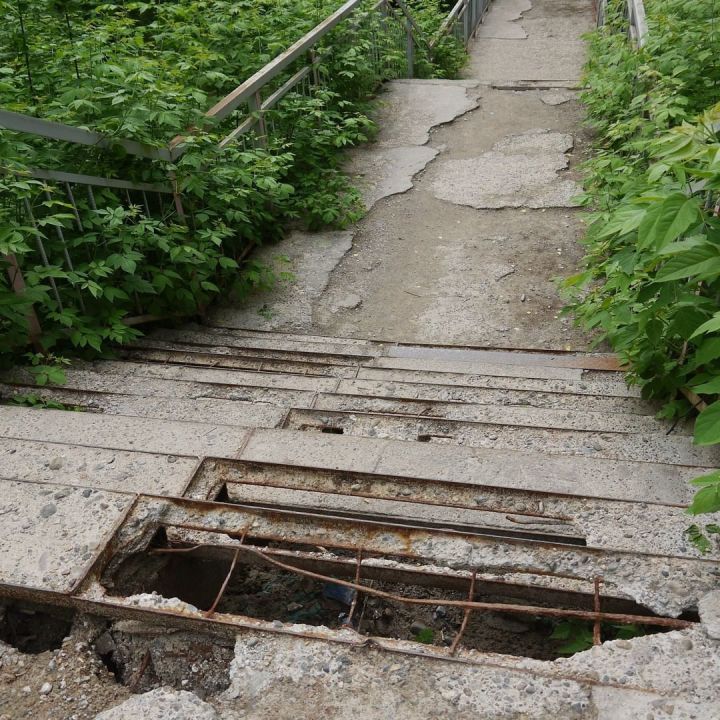 "Приходится как и прежде карабкаться": Когда приведут в порядок лестницу к Пост-Волге