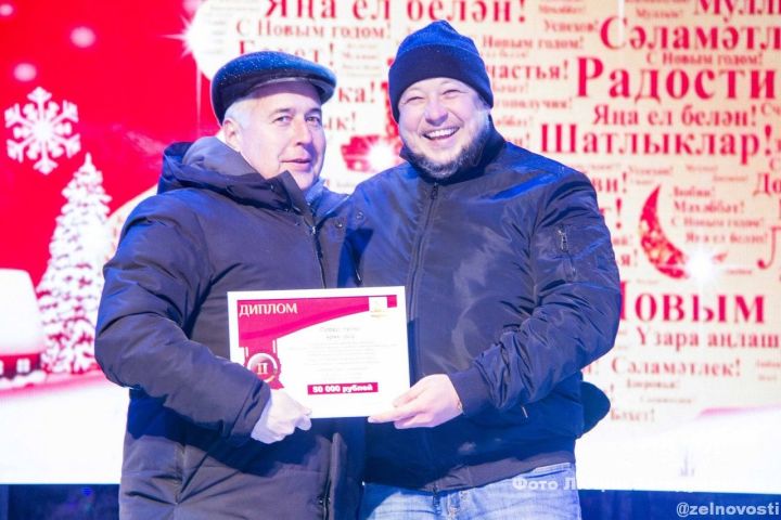 "С Новым годом, Зеленодольск": Фоторепортаж с "Авангарда"