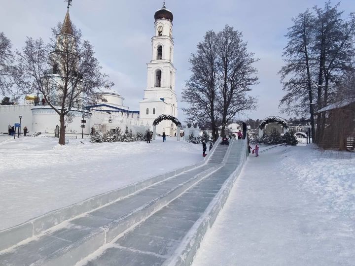 Раифский Богородицкий монастырь - место притяжения паломников и туристов со всей страны