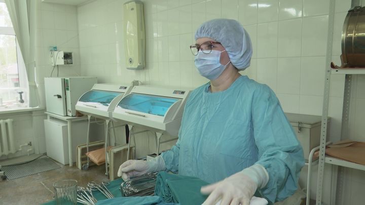 Почти 40 лет Джамиля Алексеева помогает спасать пациентов в операционном блоке экстренной хирургии