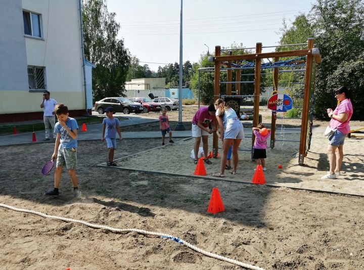 В Зеленодольске на ул.Загородная местные жители отметили праздник двора