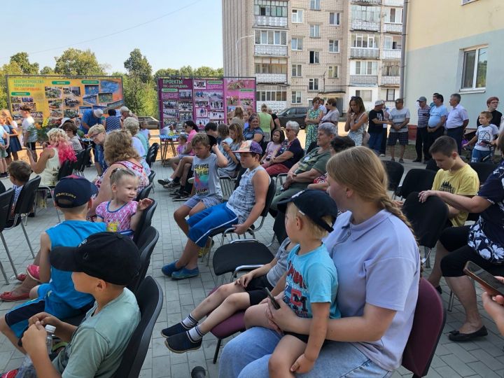 В Зеленодольске на ул.Загородная местные жители отметили праздник двора