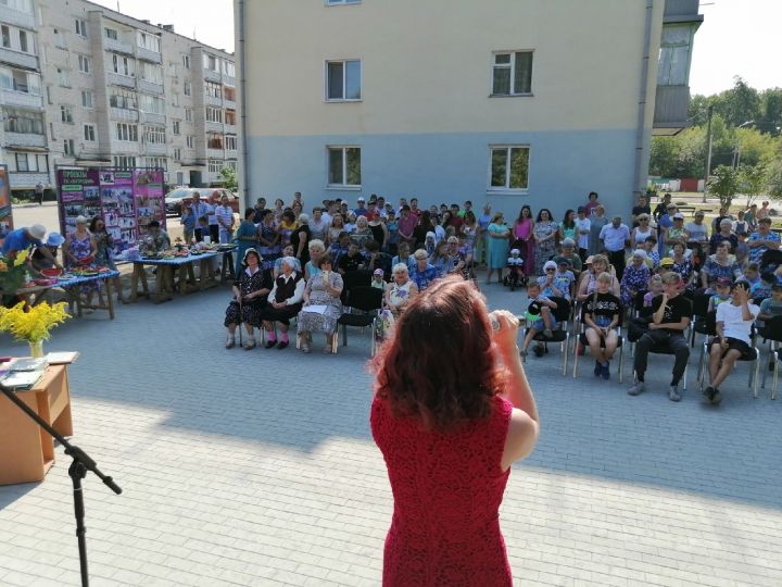 В Зеленодольске на ул.Загородная местные жители отметили праздник двора