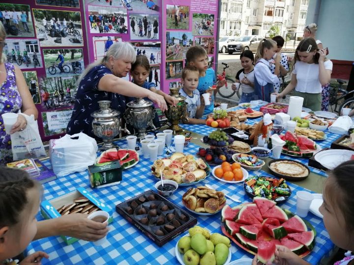 В Зеленодольске на ул.Загородная местные жители отметили праздник двора