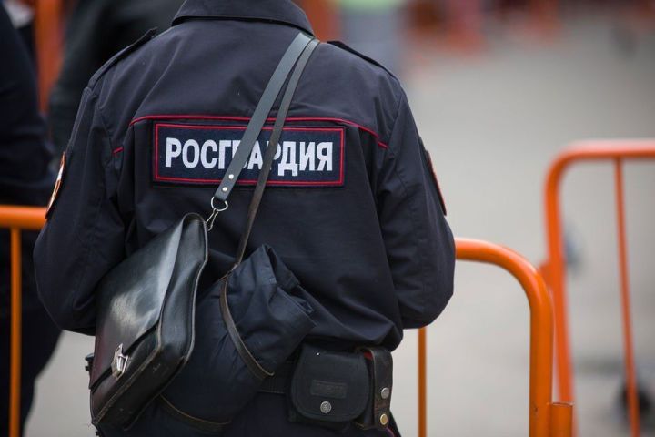 Вор в Зеленодольске пробрался в квартиру и пытался стащить украшения у спящей хозяйки