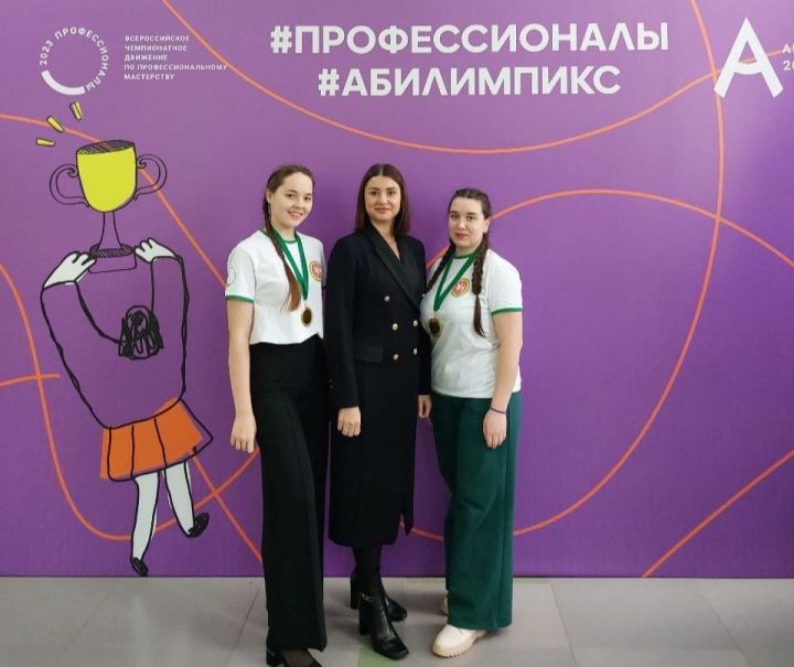 «Профессионалы» и «Абилимпикс». Зеленодольцы побывали на встрече с Рустамом Миннихановым