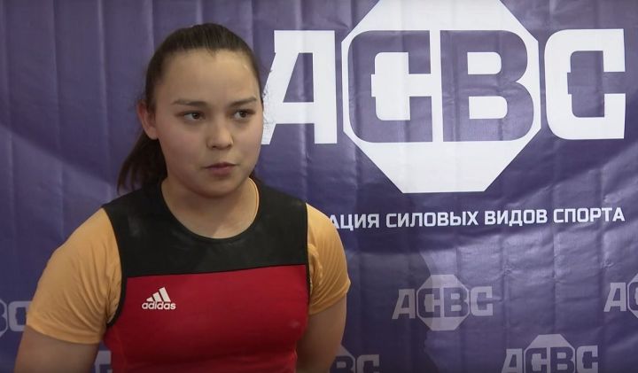 На соревнованиях по тяжёлой атлетике в Зеленодольке 9 спортсменов из Татарстана стали призерами в своих весовых категориях