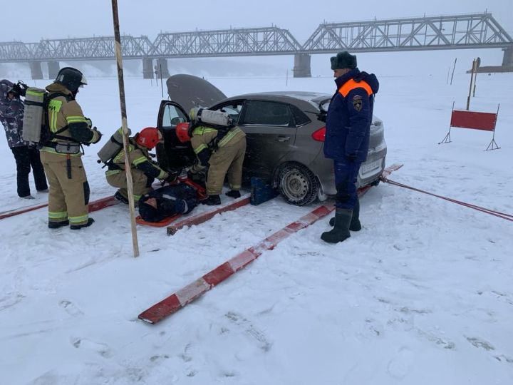 Между Зеленодольском и поселком Нижние Вязовые открыли первую ледовую переправу