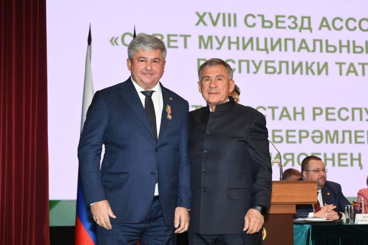 Глава Зеленодольского района Михаил Афанасьев награжден медалью ордена «За заслуги перед Республикой Татарстан»