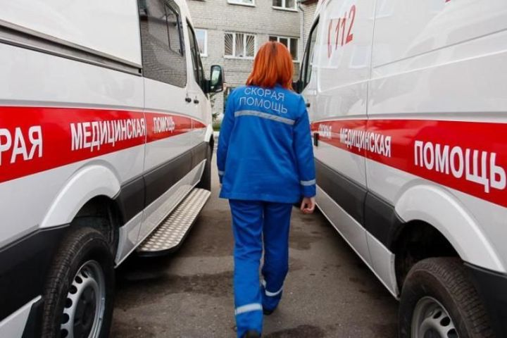 В травматологию доставили пьяного 47-летнего мужчину, которого избили неизвестные