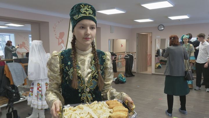 Красота, талант и сохранение традиций. В гимназии №5 выбрали татарскую красавицу