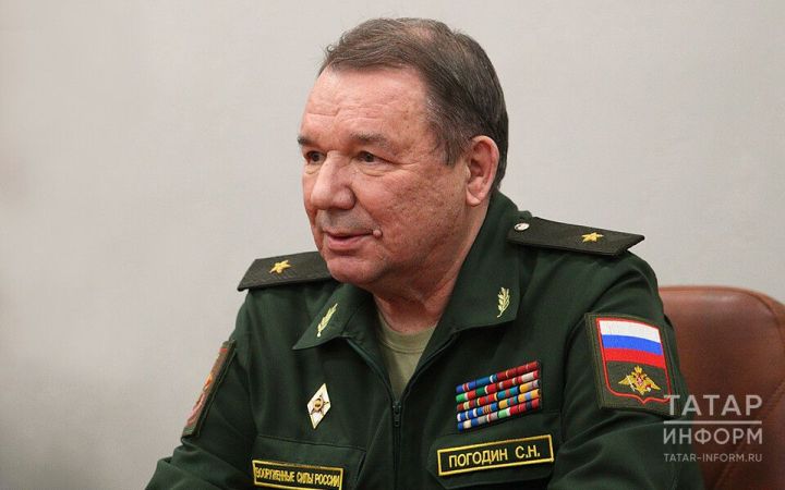 Военный комиссар Татарстана почтил память воинов в День Неизвестного солдата