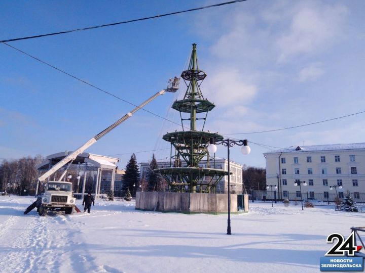 Мобильный репортёр: На стадионе «Авангард» идёт подготовка к Новому году