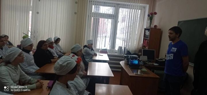 Активисты Молодой Гвардии посетили Медицинский колледж Зеленодольска с рассказом о деятельности организации