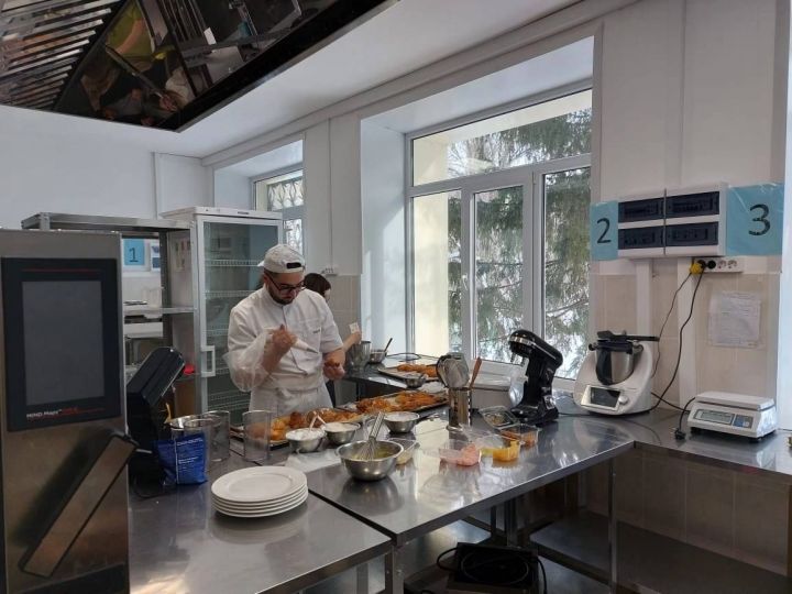 Вкусный мастер-класс прошёл в Зеленодольском механическом колледже