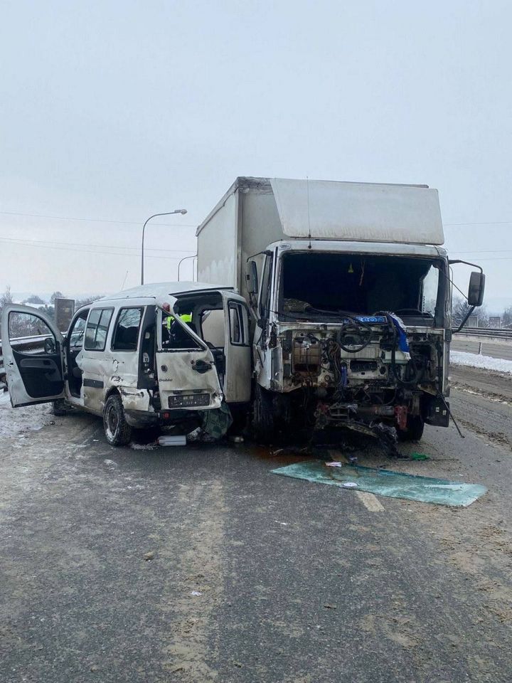 На трассе М7 в Зеленодольском районе водитель легковушки погибла, выехав на встречную полосу