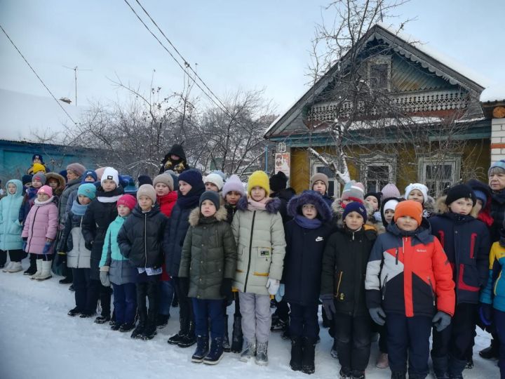 В канун Дня защитника Отечества школа №17 провела митинг, посвященный Герою Советского Союза Николаю Андреевичу Катину