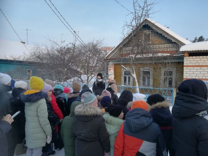 В канун Дня защитника Отечества школа №17 провела митинг, посвященный Герою Советского Союза Николаю Андреевичу Катину