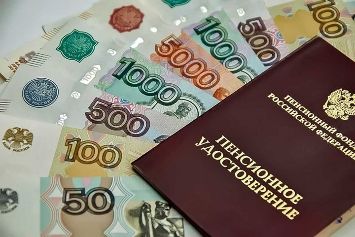 Проверьте свой баланс карты, там +10 000 рублей: кому 26-27 февраля придет новое пособие от ПФР