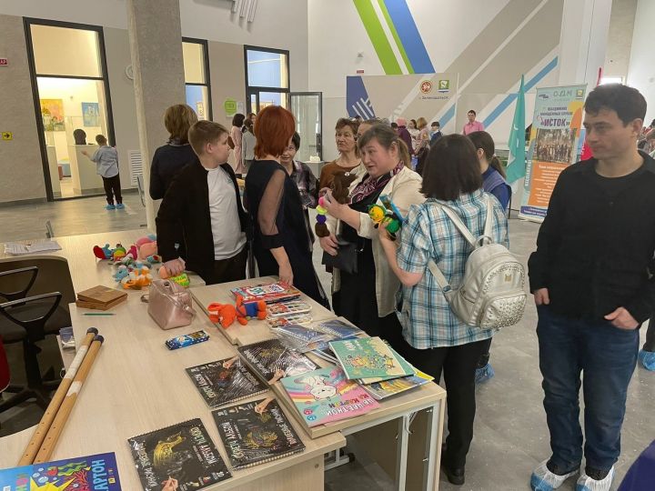 В Центре культурного развития впервые прошел Семейный фестиваль «Фейерверк улыбок» для детей с ОВЗ и их родителей