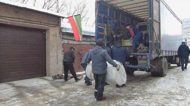 Практически каждый месяц отправляются гуманитарные грузы в район боевых действий — расположение татарстанских батальонов «Алга» и «Тимер»